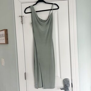 Elegant Sage Green Sleeveless Dress one shoulder size small midi dress slit